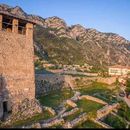Rooms Emiliano Castle Of Kruja Bagian luar foto