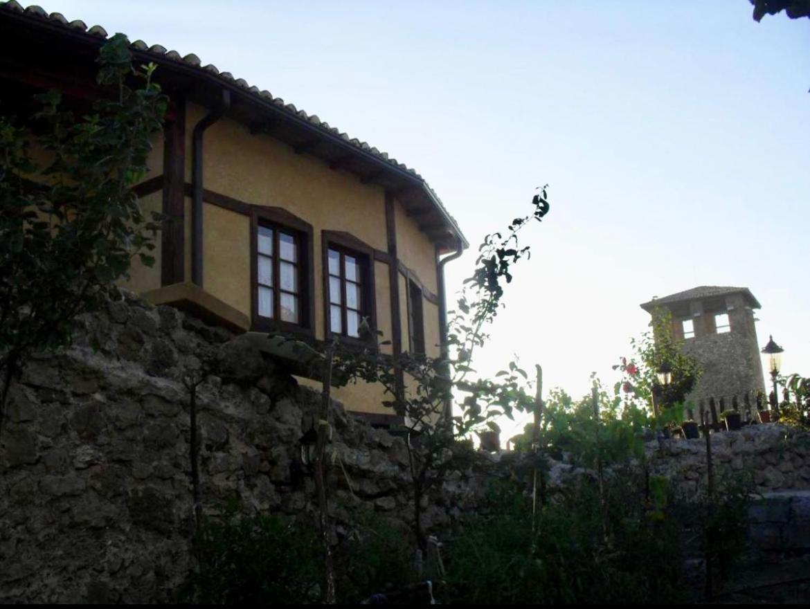 Rooms Emiliano Castle Of Kruja Bagian luar foto