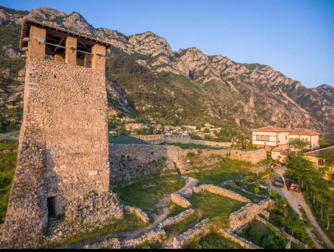 Rooms Emiliano Castle Of Kruja Bagian luar foto