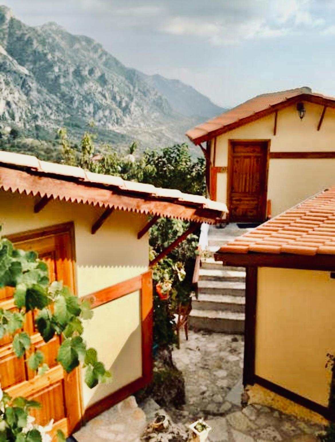 Rooms Emiliano Castle Of Kruja Bagian luar foto